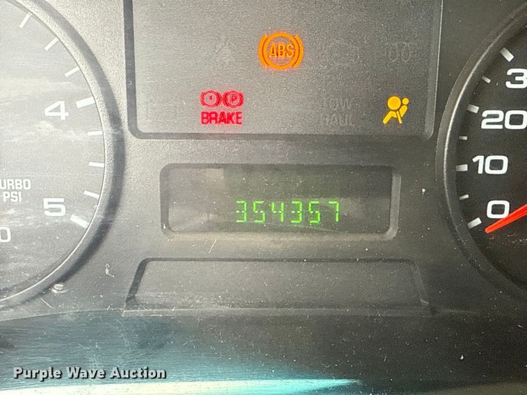 image for item EG8172 2006 Ford F350 Super Duty tow truck