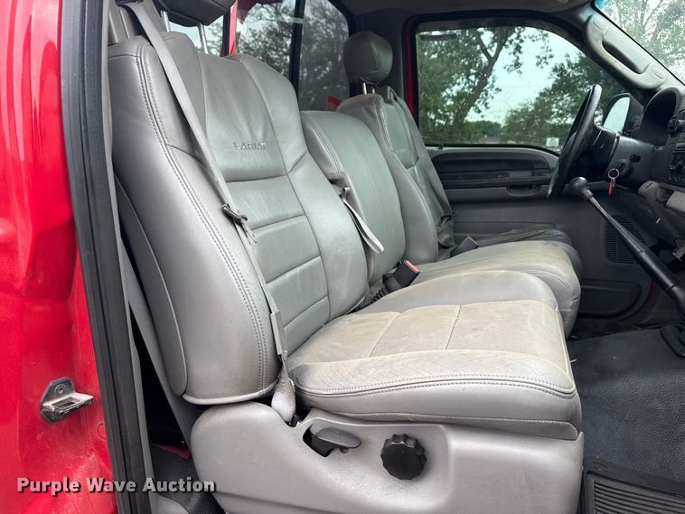 image for item EG8172 2006 Ford F350 Super Duty tow truck