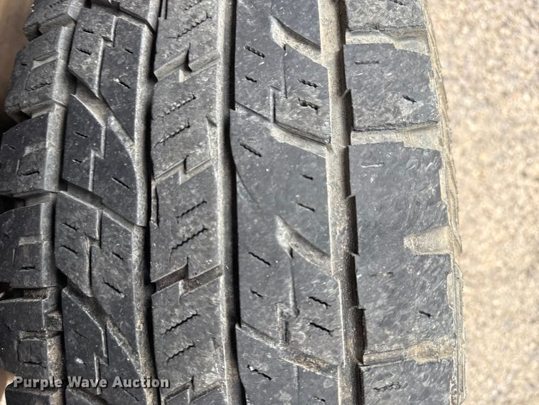 image for item EG8172 2006 Ford F350 Super Duty tow truck