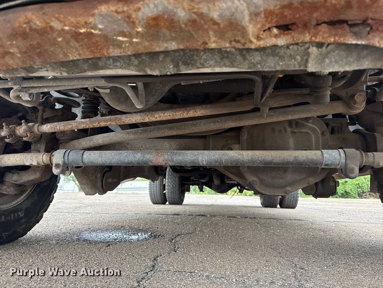 image for item EG8172 2006 Ford F350 Super Duty tow truck