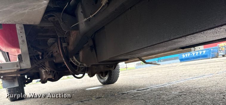 image for item EG8172 2006 Ford F350 Super Duty tow truck