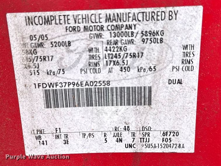 image for item EG8172 2006 Ford F350 Super Duty tow truck