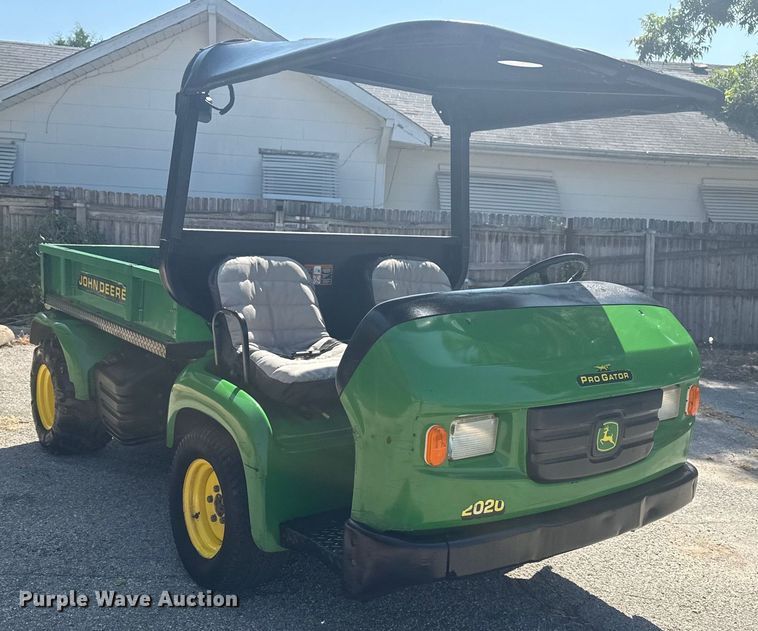 image for item EG8186 2001 John Deere Pro Gator  utility vehicle