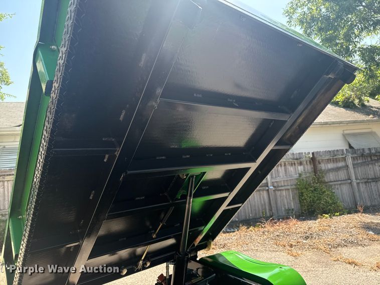 image for item EG8186 2001 John Deere Pro Gator  utility vehicle