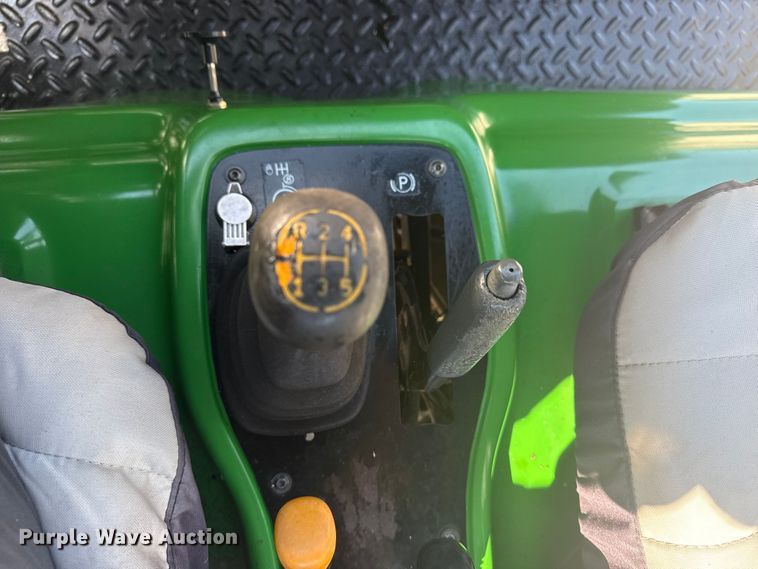 image for item EG8186 2001 John Deere Pro Gator  utility vehicle