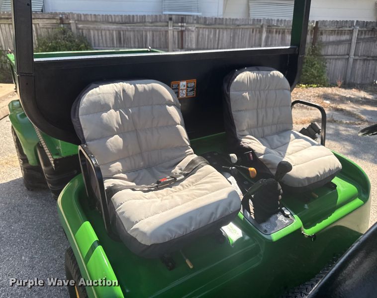 image for item EG8186 2001 John Deere Pro Gator  utility vehicle