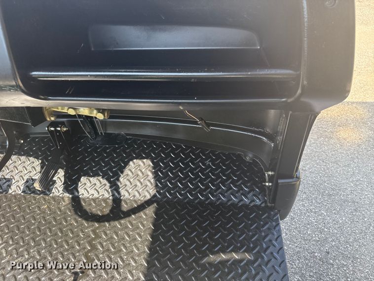 image for item EG8186 2001 John Deere Pro Gator  utility vehicle