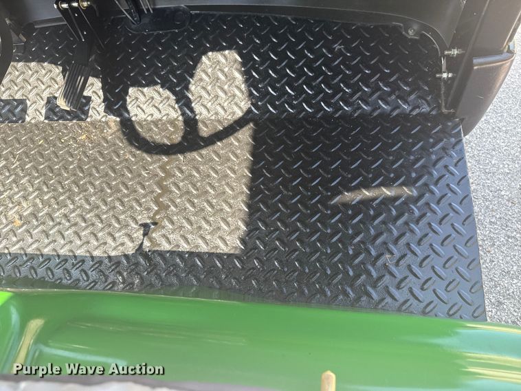 image for item EG8186 2001 John Deere Pro Gator  utility vehicle