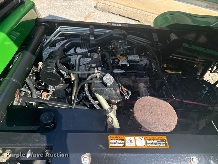 image for item EG8186 2001 John Deere Pro Gator  utility vehicle