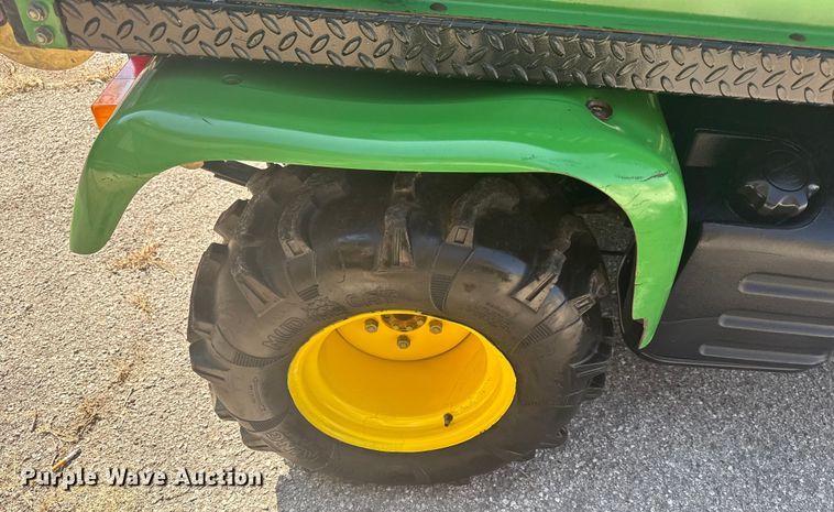 image for item EG8186 2001 John Deere Pro Gator  utility vehicle