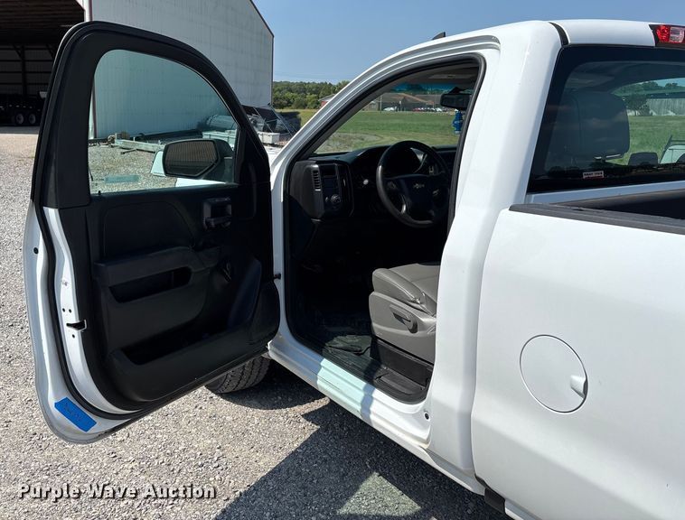 image for item EJ7644 2016 Chevrolet Silverado 1500 pickup truck