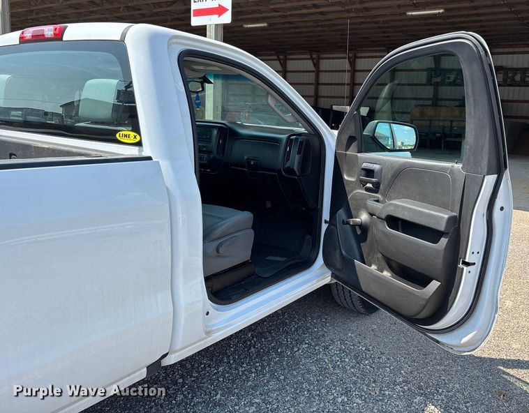 image for item EJ7644 2016 Chevrolet Silverado 1500 pickup truck