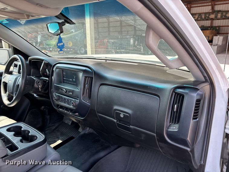 image for item EJ7644 2016 Chevrolet Silverado 1500 pickup truck