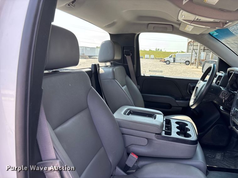 image for item EJ7644 2016 Chevrolet Silverado 1500 pickup truck