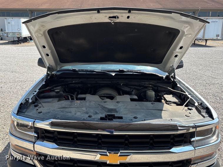 image for item EJ7644 2016 Chevrolet Silverado 1500 pickup truck