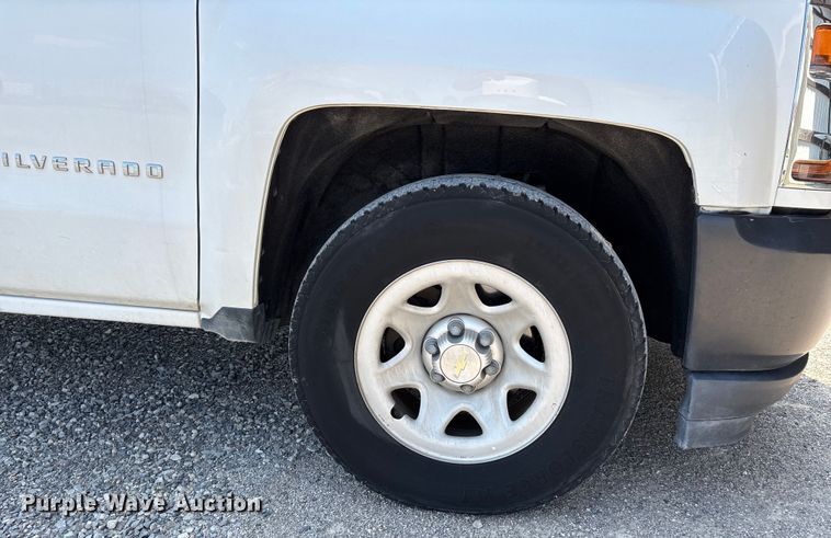 image for item EJ7644 2016 Chevrolet Silverado 1500 pickup truck