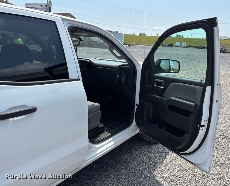 image for item EJ7646 2017 Chevrolet Silverado 1500 Double Cab pickup truck