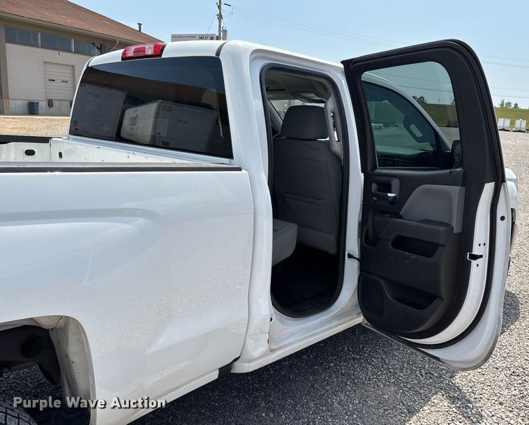 image for item EJ7646 2017 Chevrolet Silverado 1500 Double Cab pickup truck