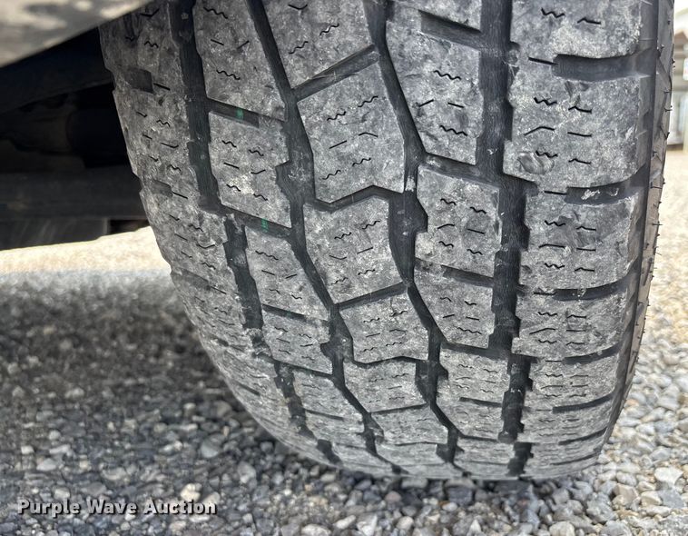 image for item EJ7646 2017 Chevrolet Silverado 1500 Double Cab pickup truck