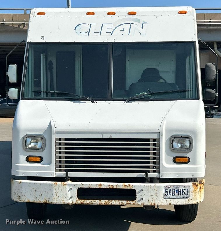 image for item EK8305 2014 Freightliner MT45 delivery van