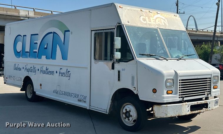 image for item EK8305 2014 Freightliner MT45 delivery van