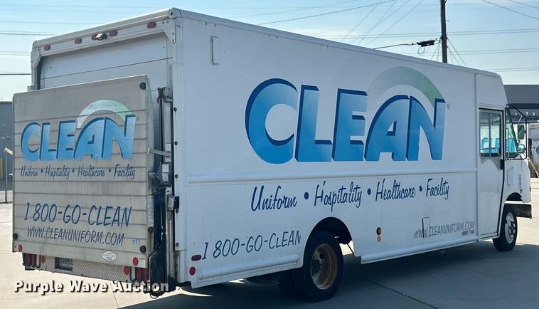 image for item EK8305 2014 Freightliner MT45 delivery van