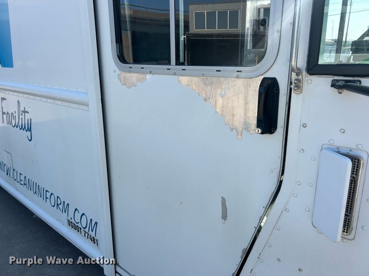 image for item EK8305 2014 Freightliner MT45 delivery van