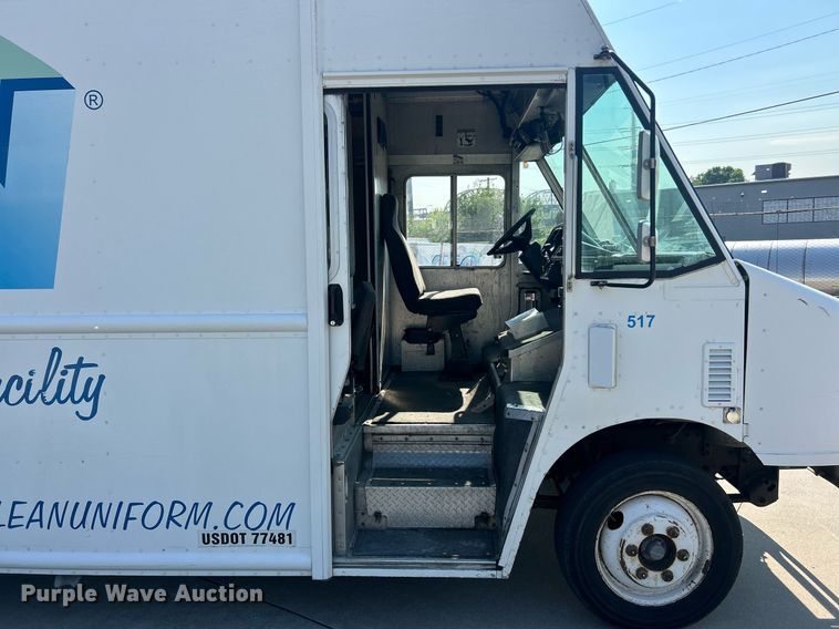 image for item EK8305 2014 Freightliner MT45 delivery van