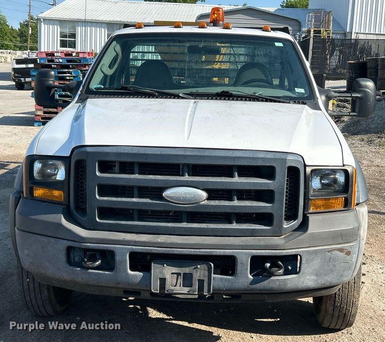 image for item EK8313 2006 Ford F550 Super Duty XL flatbed truck