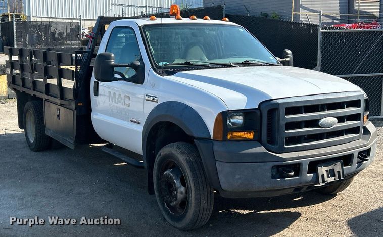 image for item EK8313 2006 Ford F550 Super Duty XL flatbed truck