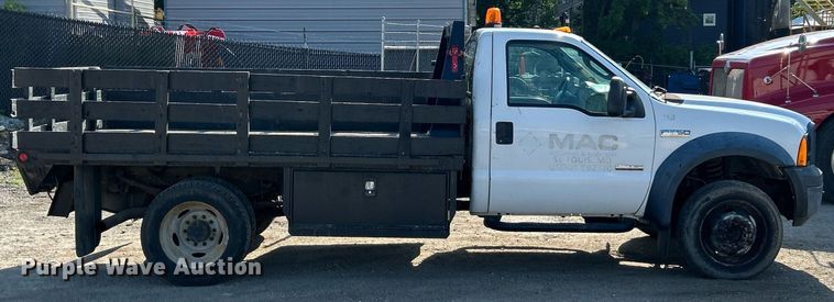 image for item EK8313 2006 Ford F550 Super Duty XL flatbed truck