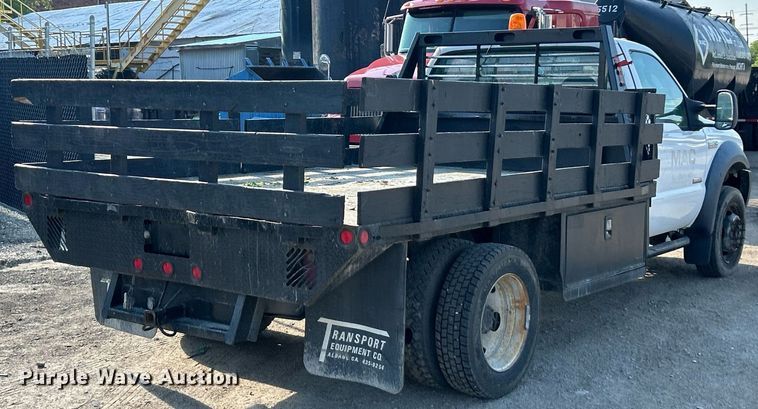 image for item EK8313 2006 Ford F550 Super Duty XL flatbed truck