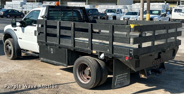 image for item EK8313 2006 Ford F550 Super Duty XL flatbed truck