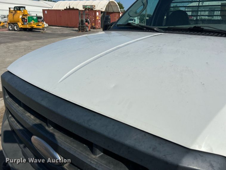 image for item EK8313 2006 Ford F550 Super Duty XL flatbed truck