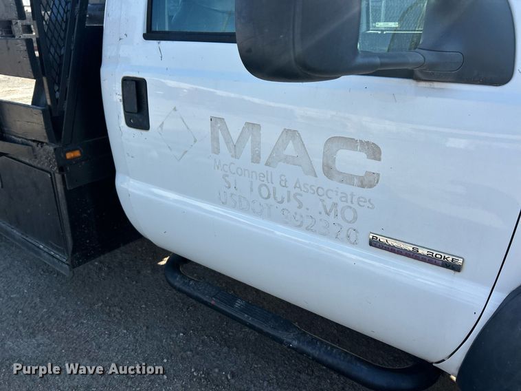 image for item EK8313 2006 Ford F550 Super Duty XL flatbed truck