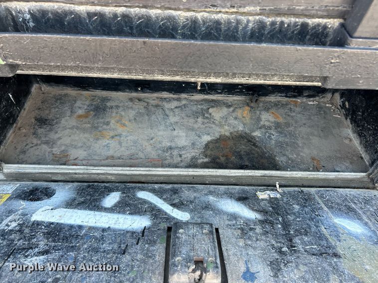 image for item EK8313 2006 Ford F550 Super Duty XL flatbed truck