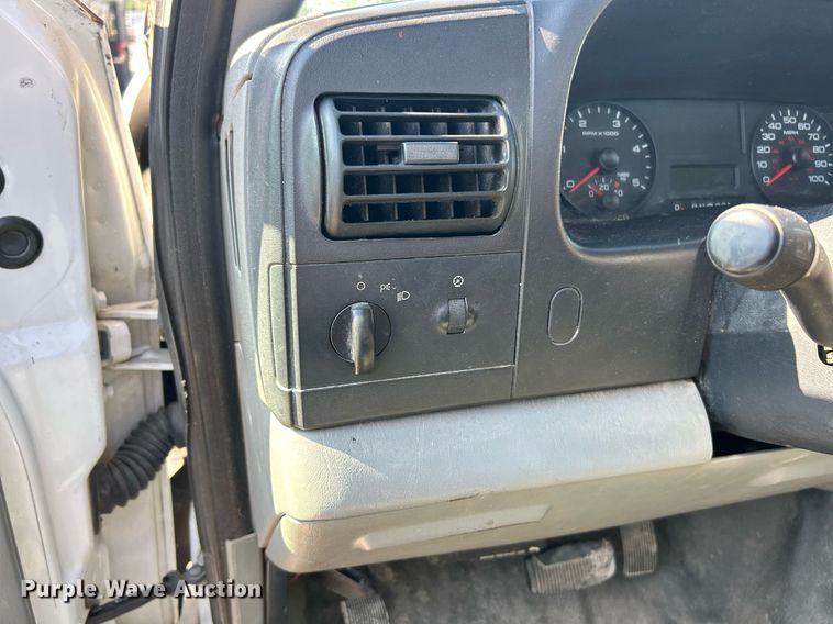 image for item EK8313 2006 Ford F550 Super Duty XL flatbed truck