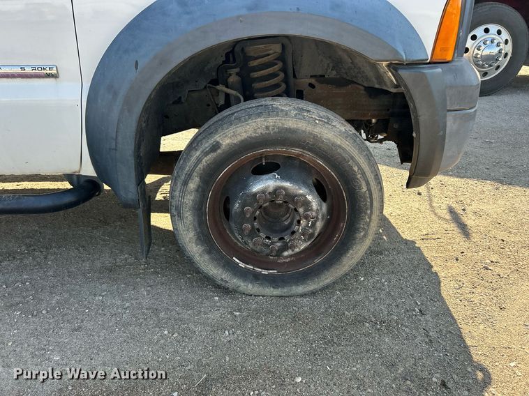 image for item EK8313 2006 Ford F550 Super Duty XL flatbed truck