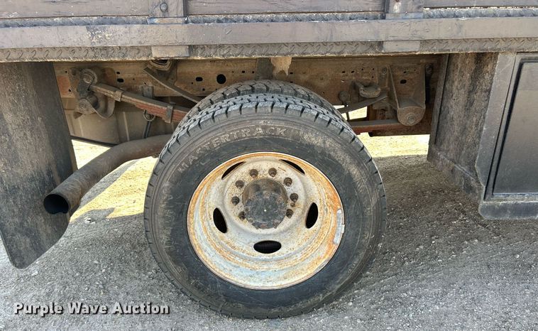 image for item EK8313 2006 Ford F550 Super Duty XL flatbed truck