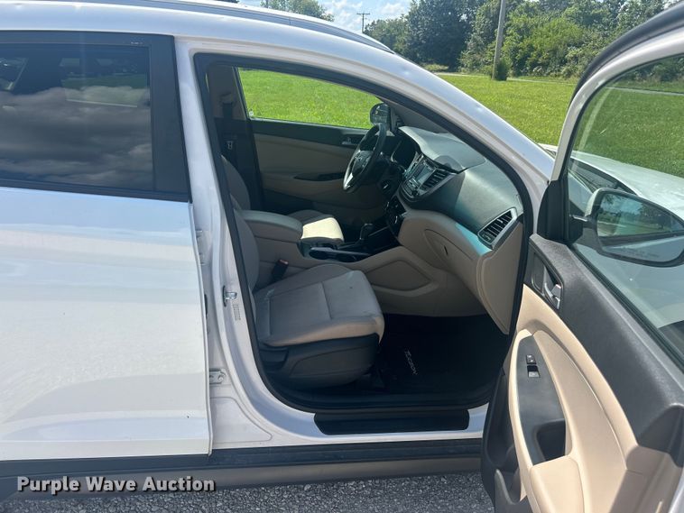 image for item EK8459 2016 Hyundai Tucson SUV