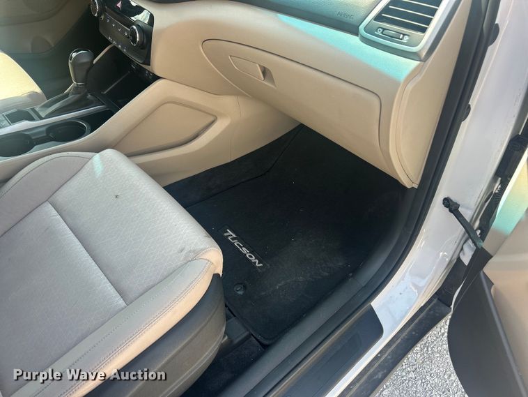 image for item EK8459 2016 Hyundai Tucson SUV