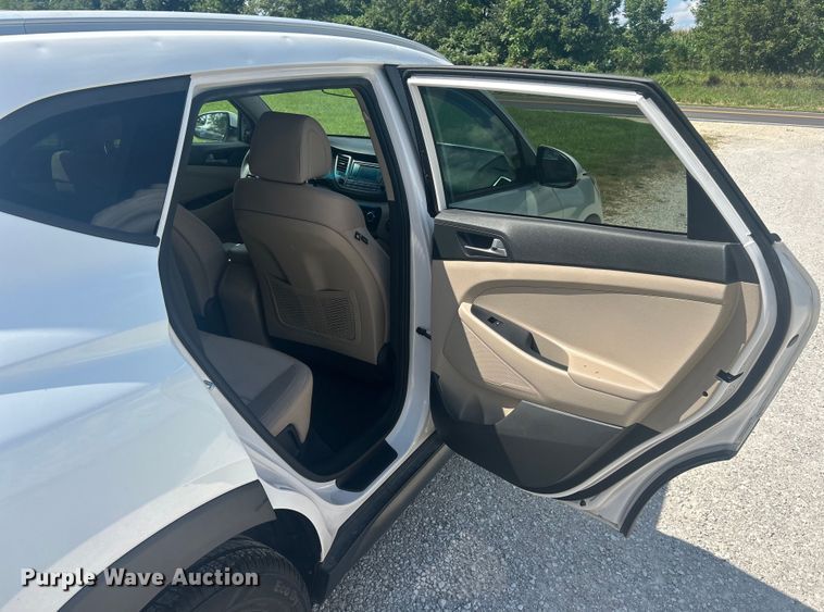 image for item EK8459 2016 Hyundai Tucson SUV