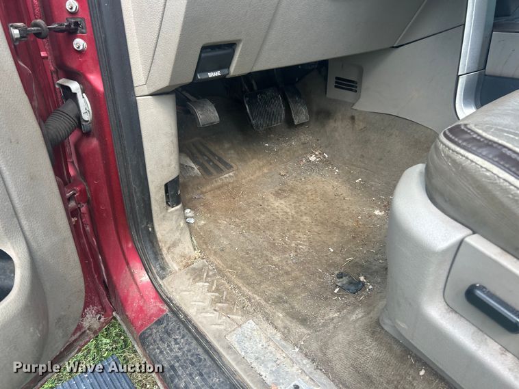 image for item EK8460 2010 Ford F150 Platinum SuperCrew pickup truck