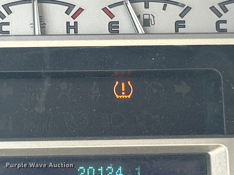 image for item EK8460 2010 Ford F150 Platinum SuperCrew pickup truck