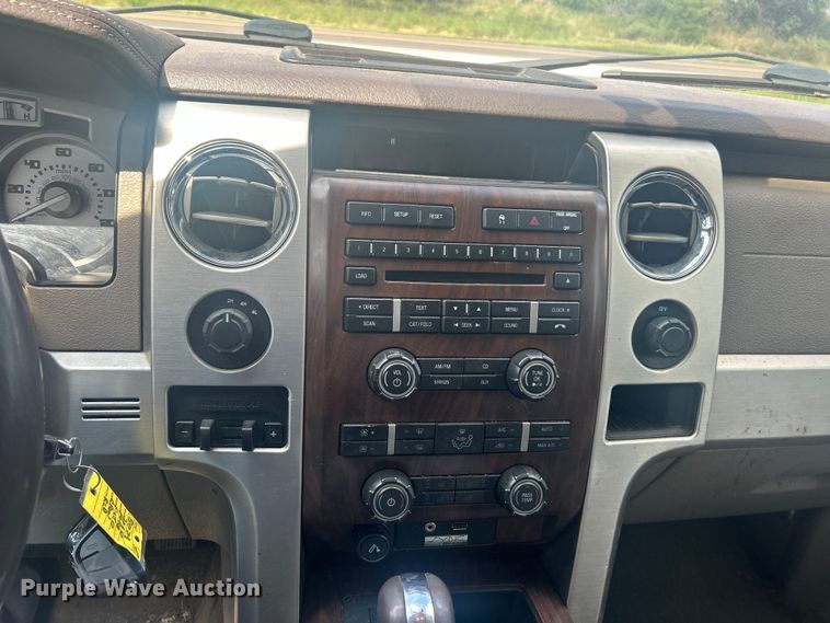 image for item EK8460 2010 Ford F150 Platinum SuperCrew pickup truck