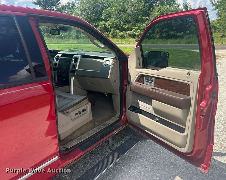 image for item EK8460 2010 Ford F150 Platinum SuperCrew pickup truck