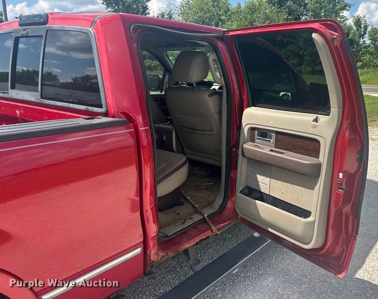 image for item EK8460 2010 Ford F150 Platinum SuperCrew pickup truck