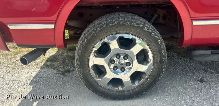 image for item EK8460 2010 Ford F150 Platinum SuperCrew pickup truck