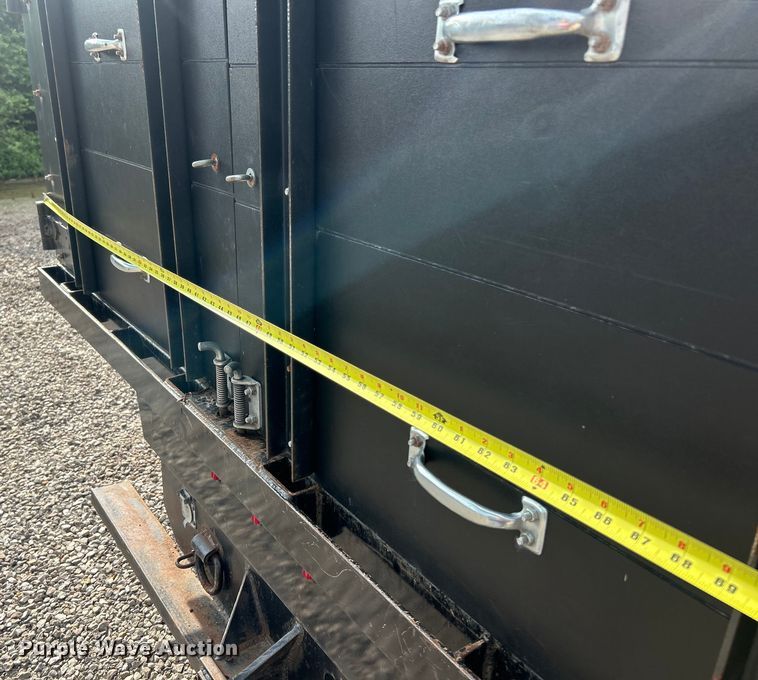 image for item EK8493 2009 Ford F250 Super Duty XL flatbed pickup truck