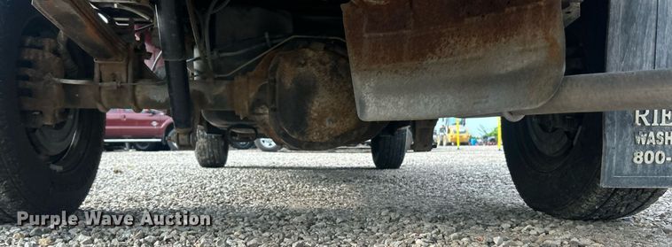 image for item EK8493 2009 Ford F250 Super Duty XL flatbed pickup truck